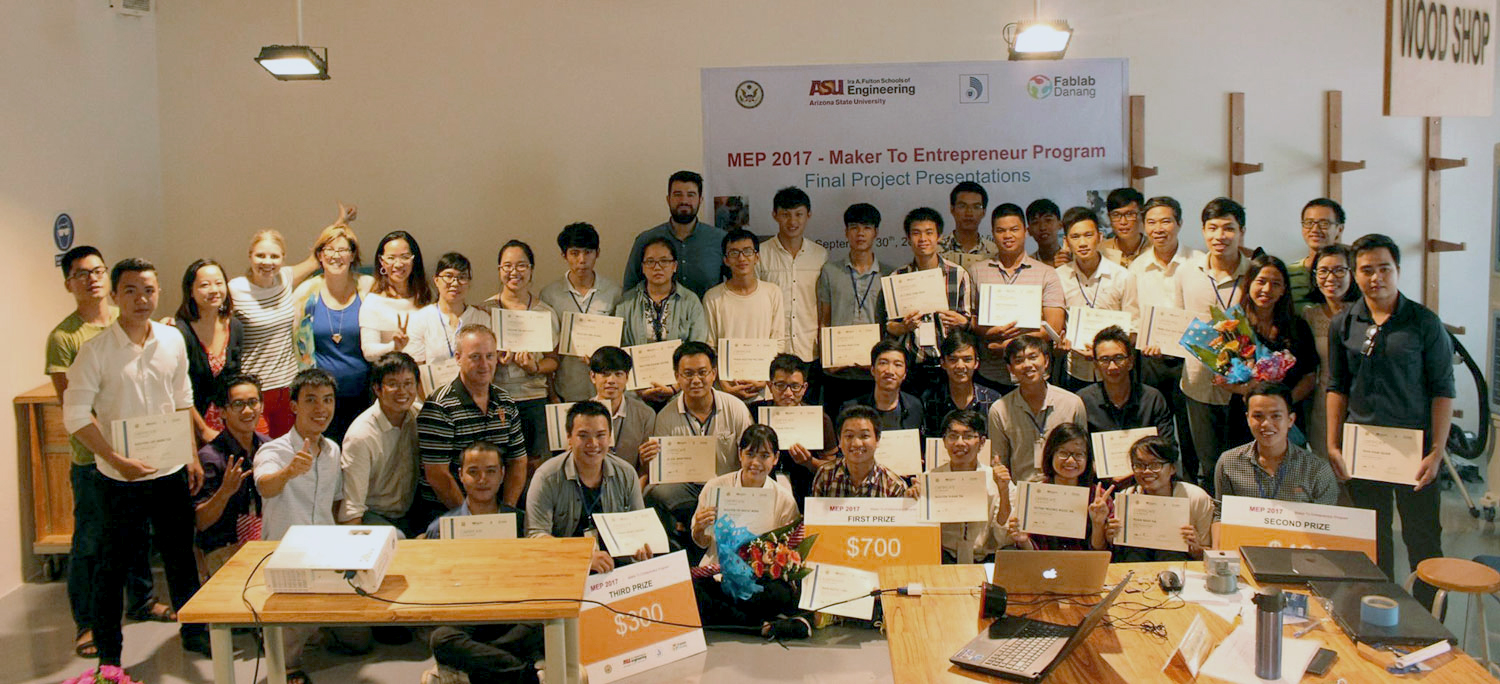 Large group photo of students. Caption: Seven teams competed in the final round of the Maker to Entrepreneur Program’s competition in September 2017. The top three teams took home $1,400 in prizes. Photo courtesy of Thao Nguyen
