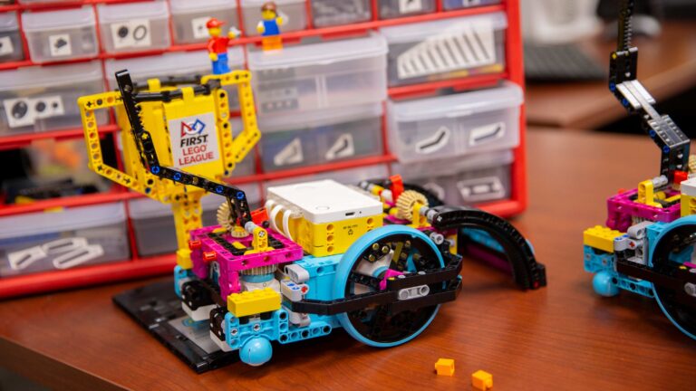 LEGO SPIKE Prime robot