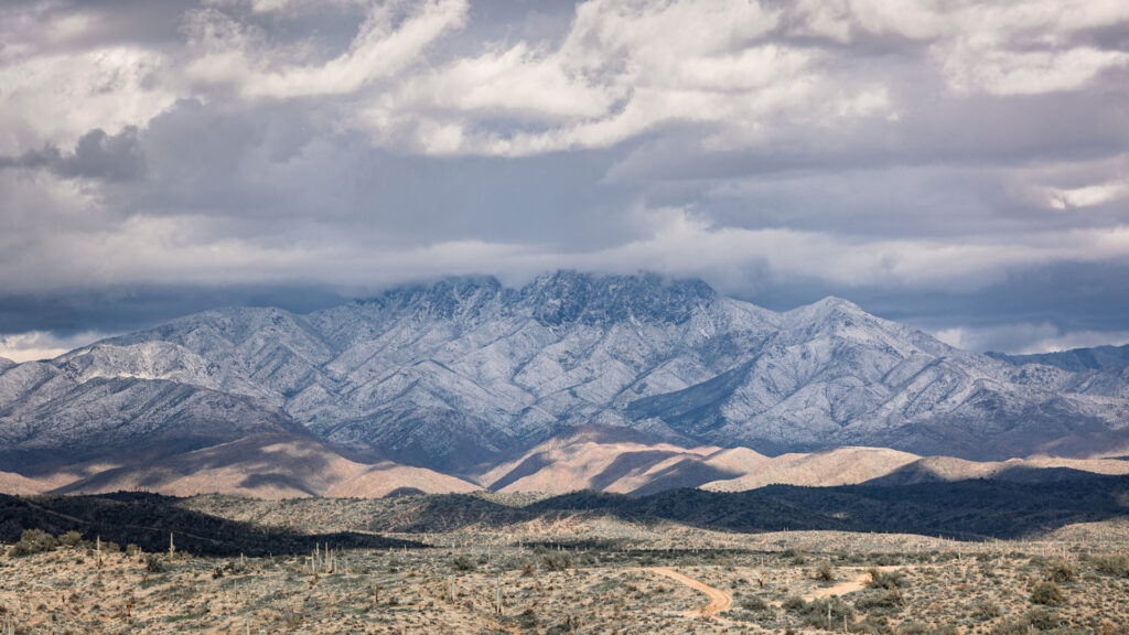 mountains near Saguaro Lake