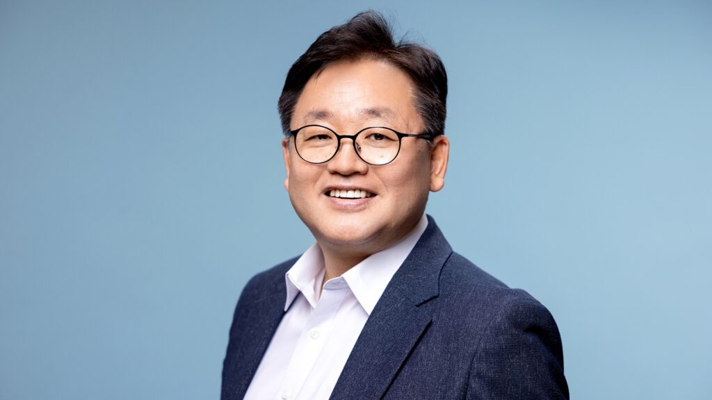 A portrait of Gail-Joon Ahn.